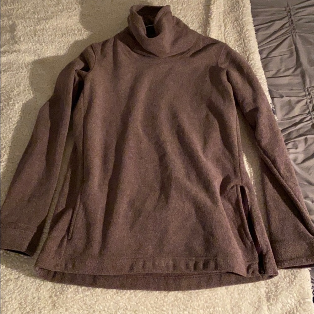 Nike turtleneck fleece